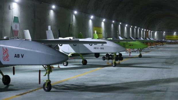 الجيش الإيراني يدمج ألف طائرة مسيرة في أربعة وحدات قتالية