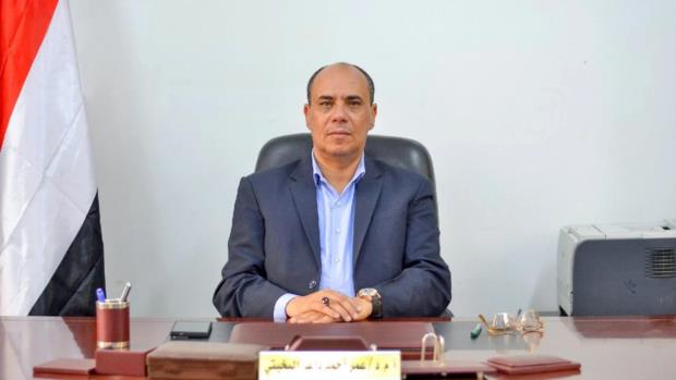 ناطق الحكومة يُشيد بتعاون أبناء تعز مع القوات المسلحة لطرد تحشيدات العدو السعودي