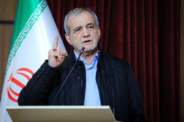 الرئيس الإيراني: وفدنا يفاوض بشجاعة على مصالحنا وأياً كانت النتائج سنبقى على العهد