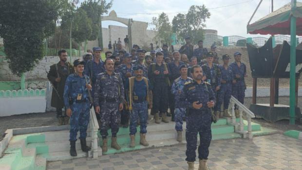 قيادة قوات النجدة ووحدة مكافحة التهريب بمحافظة تعز تنفذ زيارات عيدية للمرابطين 
