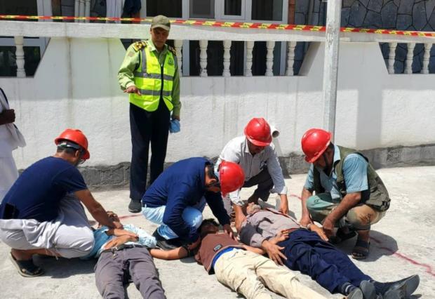 اختتام دورة تدريبية في الأمن والسلامة العامة لموظفي اتصالات الحديدة بمشاركة 150 متدرباً
